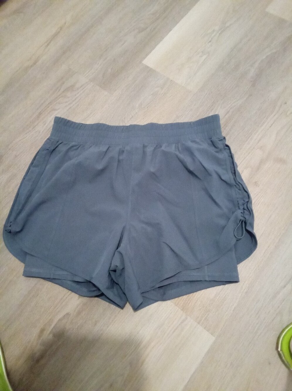 Avia Size L Women's Athletic Performance Activewear Shorts in Gray
